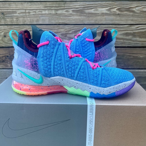 Lebron XVIII University Blue/Metallic Gold Men’s Size 10 Women’s Size 11.5 - Picture 10 of 13